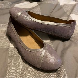 Vionic caroll ballet flats size 8
